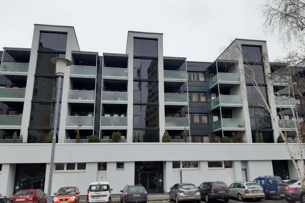 Prague Apartment In Most Near Golf Club, Aqua-Hipo-Autodrom In Most Exterior photo